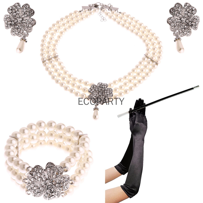 Women'S Accessories In The 1950S - Audrey Hepburn Breakfast at Tiffanile 1950s