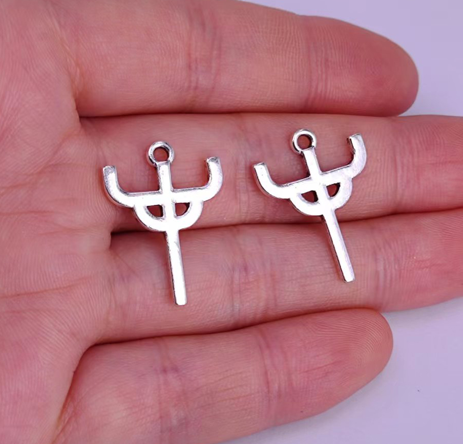 5 pendentifs breloques gothiqu - Women Juda Accessories avis et prix